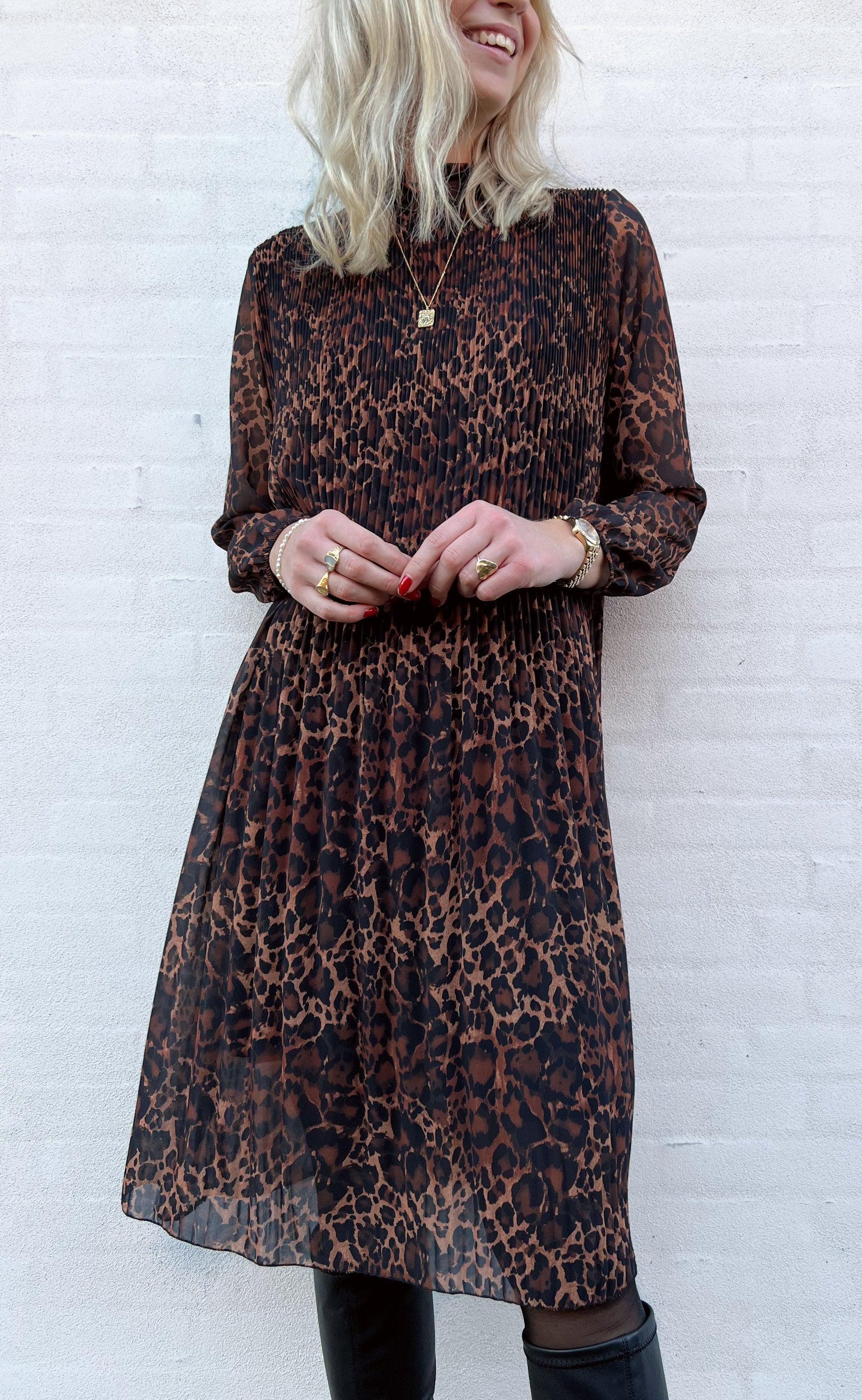 INA Copenhagen Kjole - Selma Plisse - Brown Leo