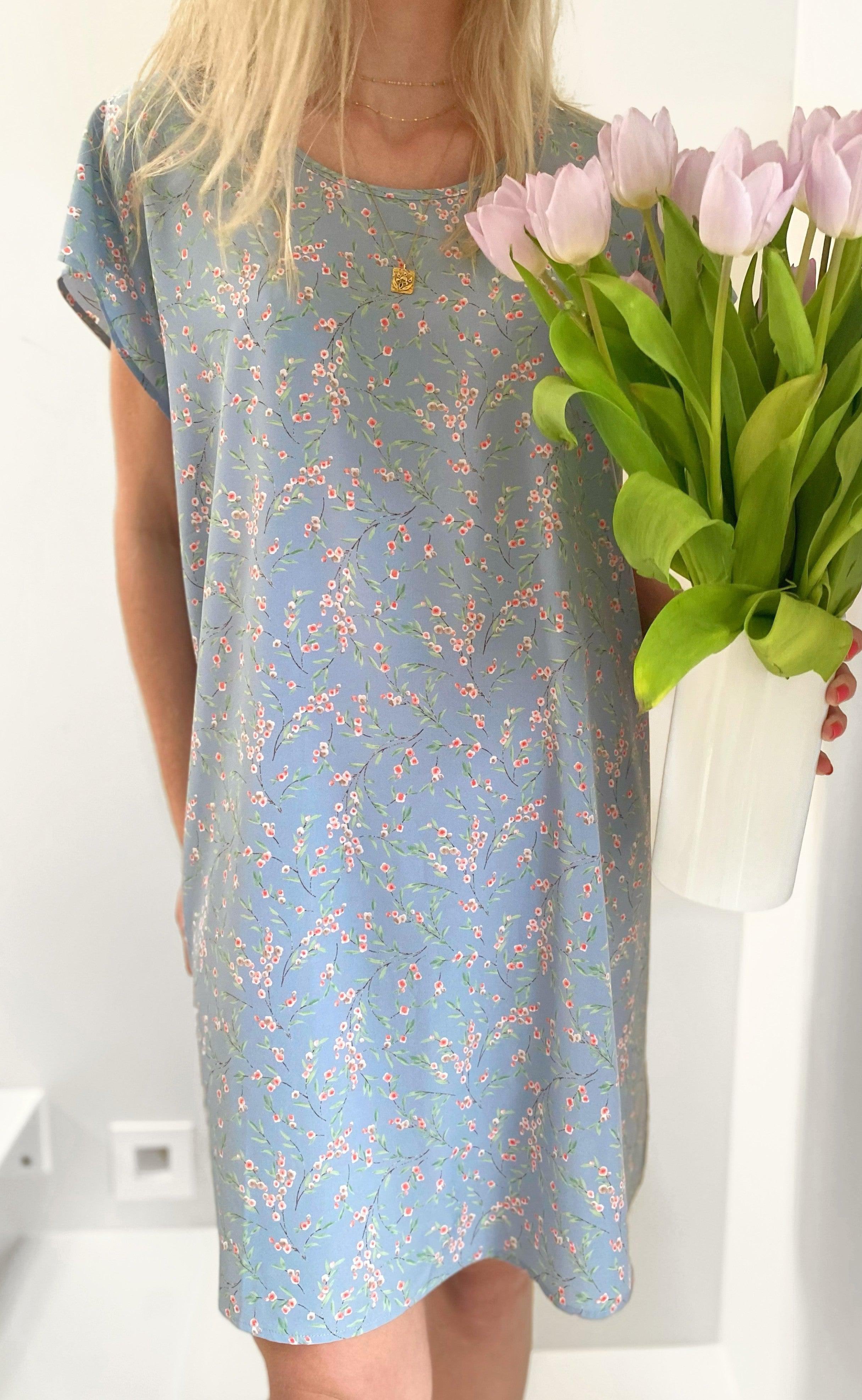 INA Copenhagen Kjole - Tina - Blue / Rose Flower