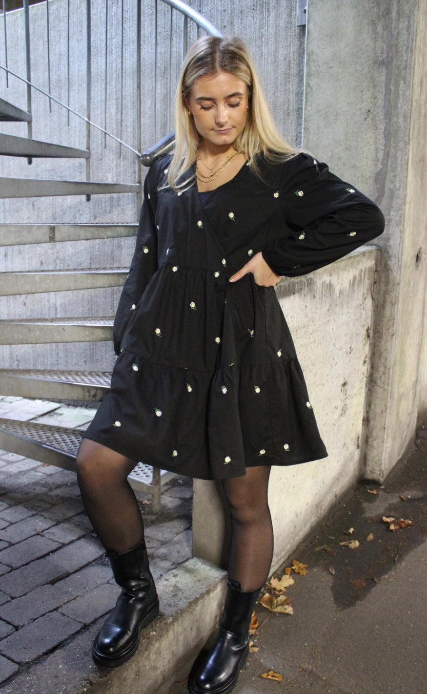 Liberte Kjole - Ester - Black