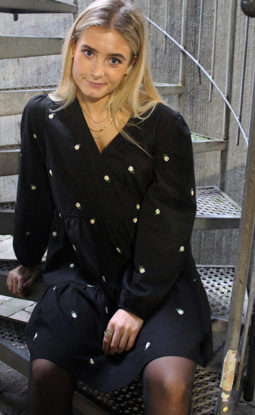 Liberte Kjole - Ester - Black