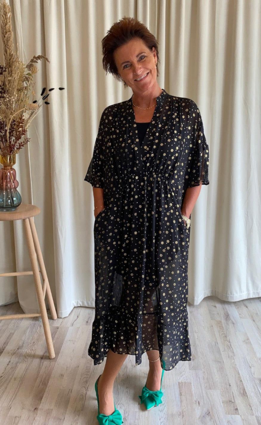 Liberte Kjole - Karoline - Black Gold Flower