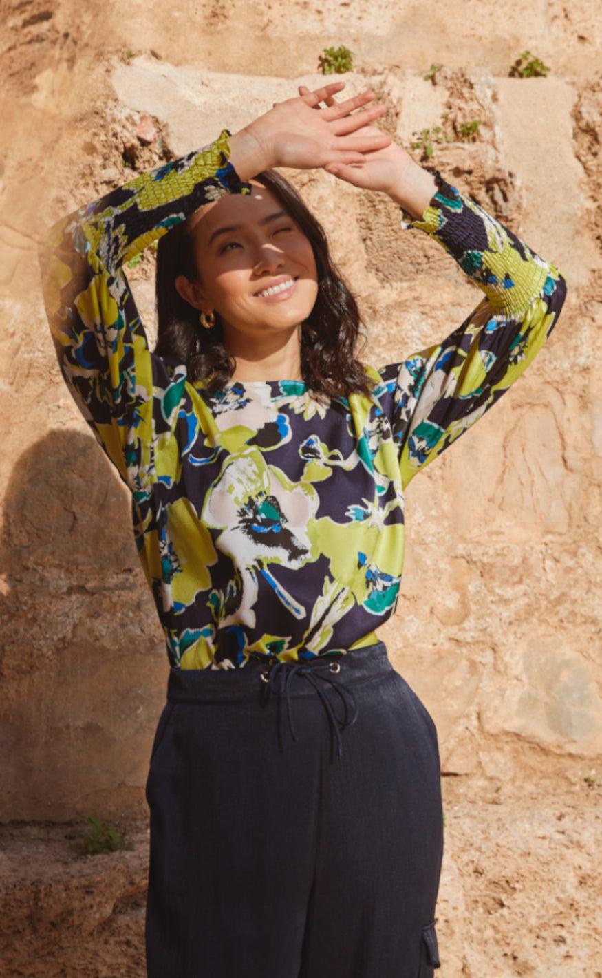 Love & Divine Bluse - Love738-11 - Lime Flower
