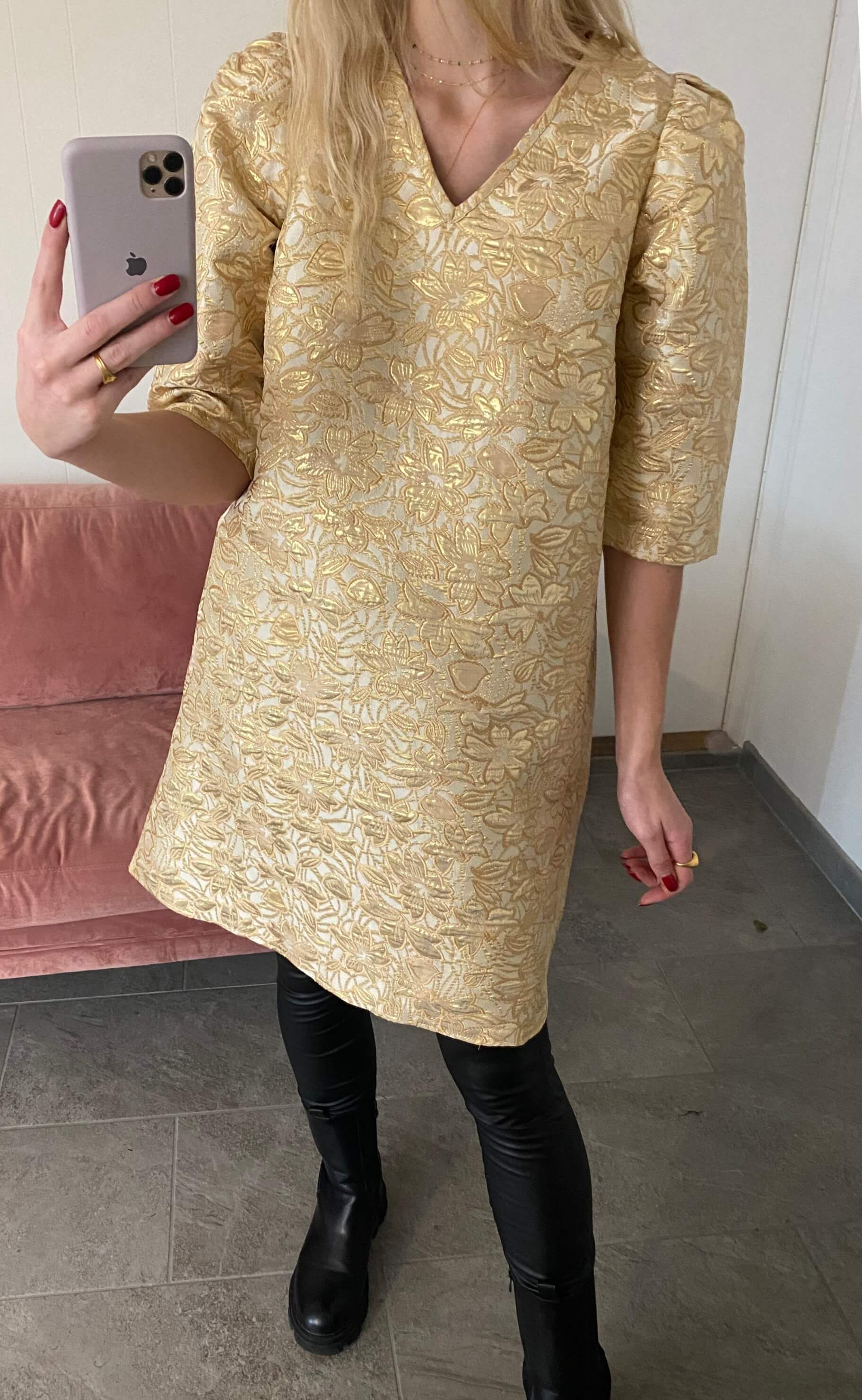 Love & Divine Kjole - Love492 - Powder/Gold