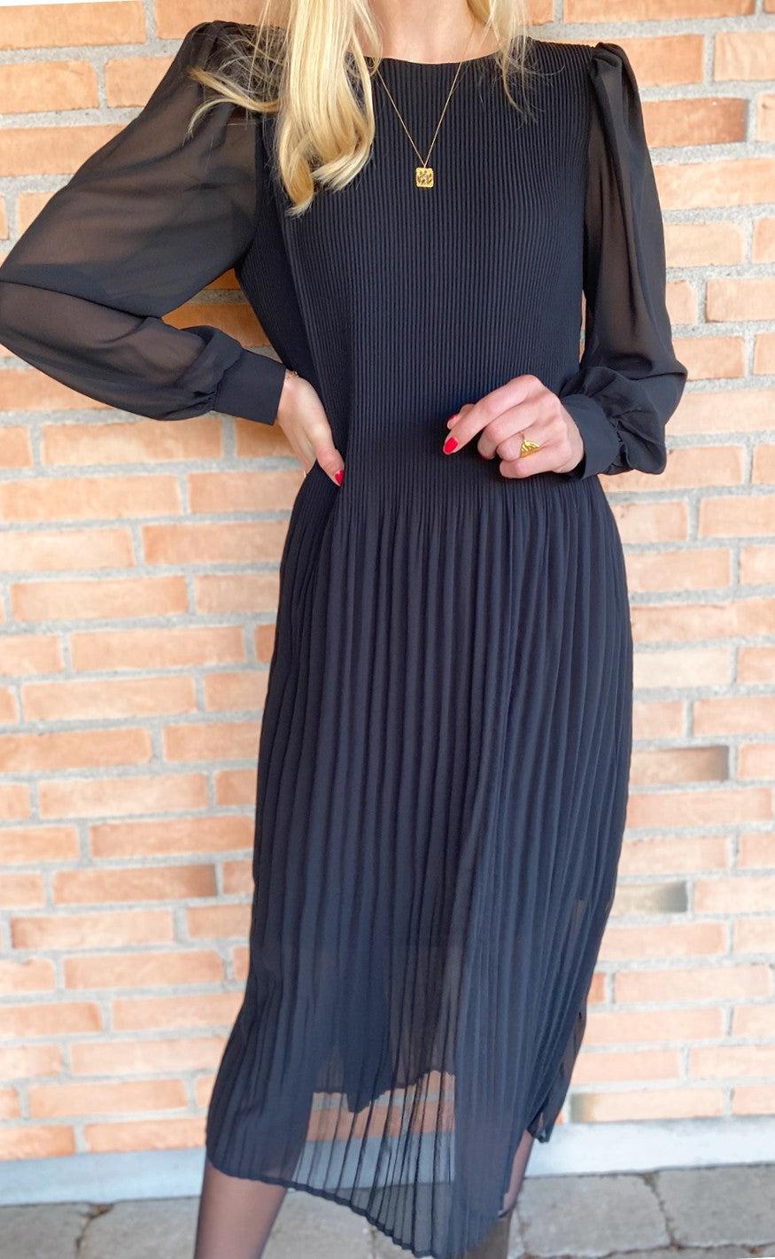 Love & Divine Kjole - Love516-2 - Black