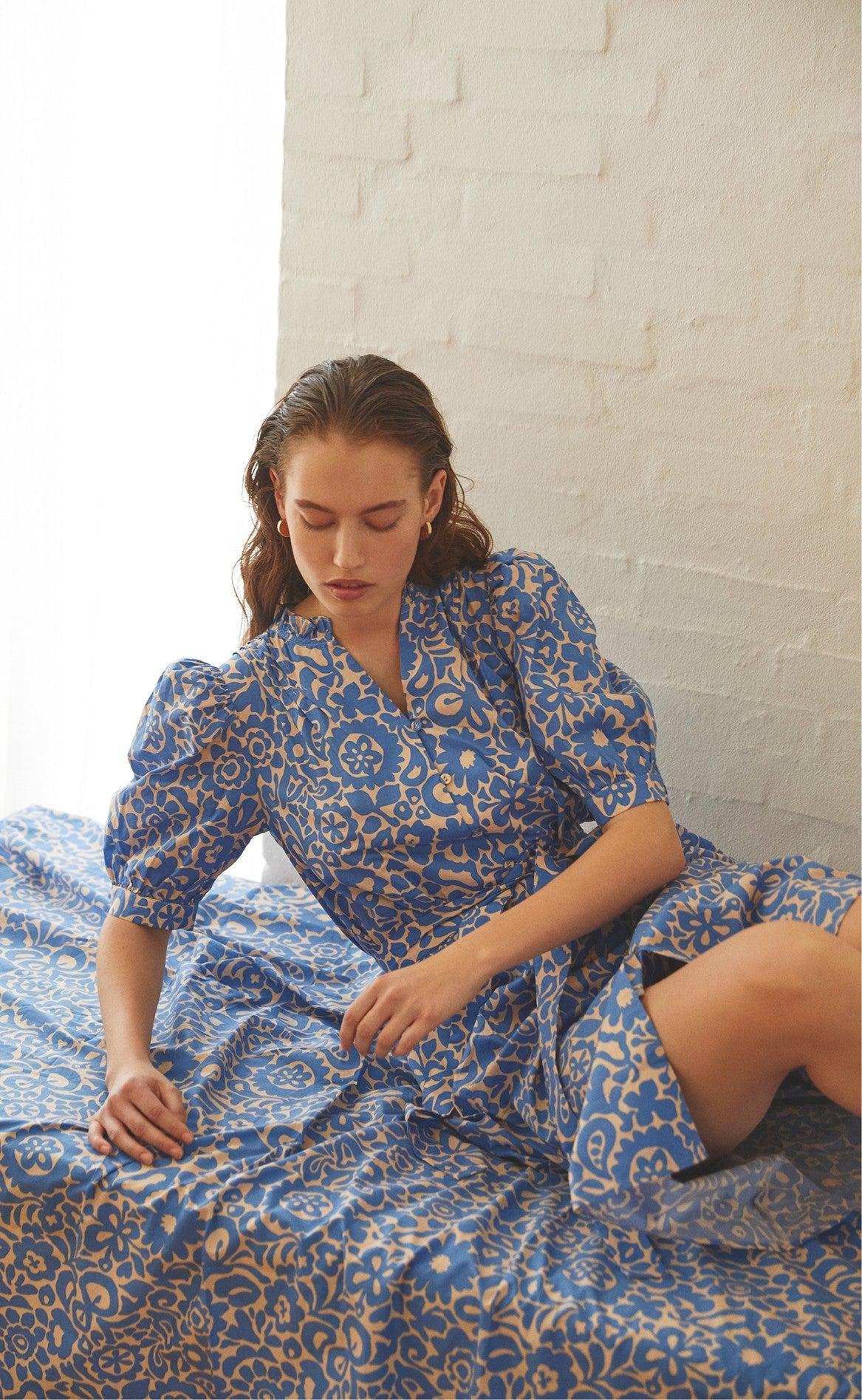 Love & Divine Kjole - Love627 - Sand/Blue