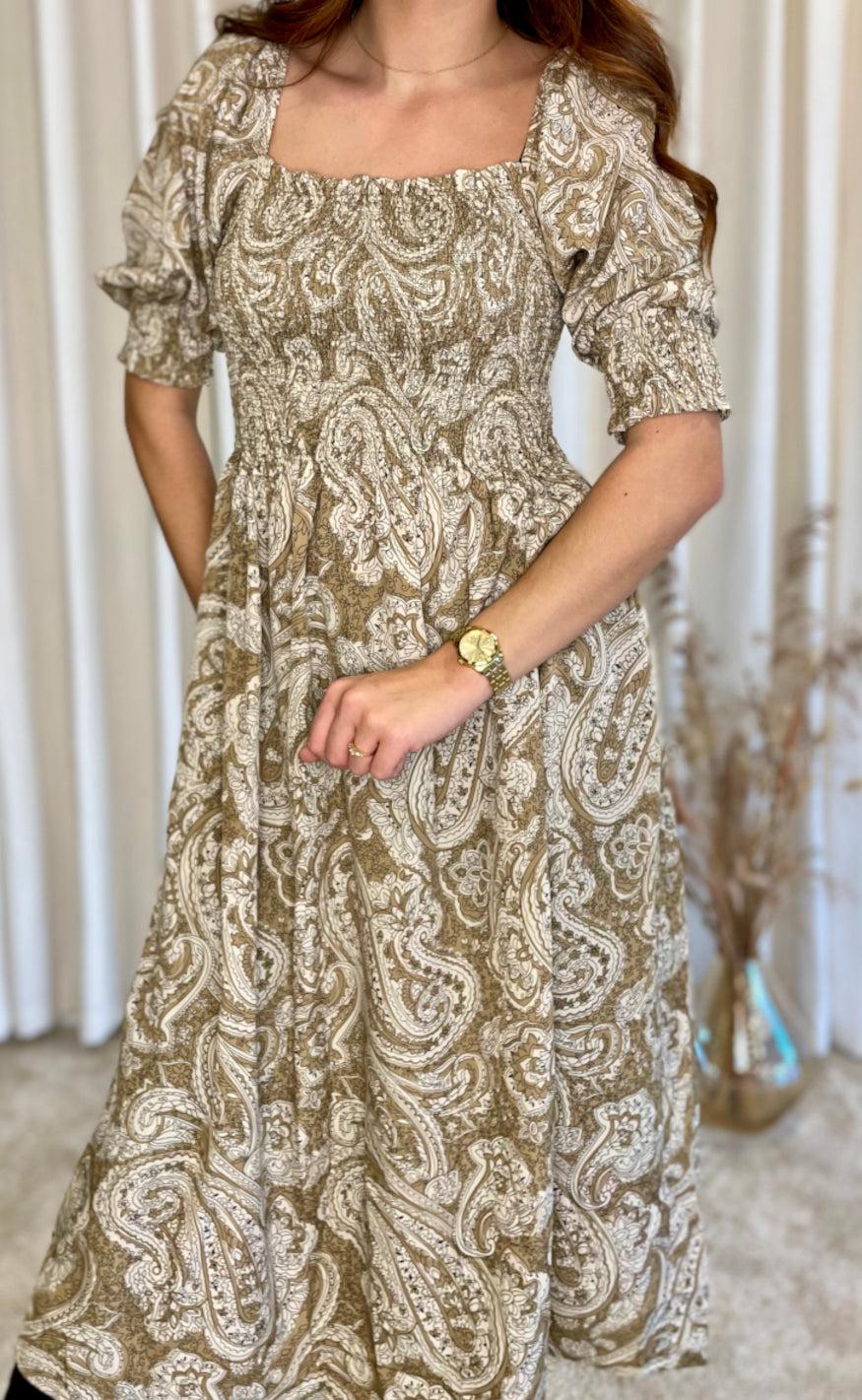 Love & Divine Kjole - Love636 - Sand/Paisley