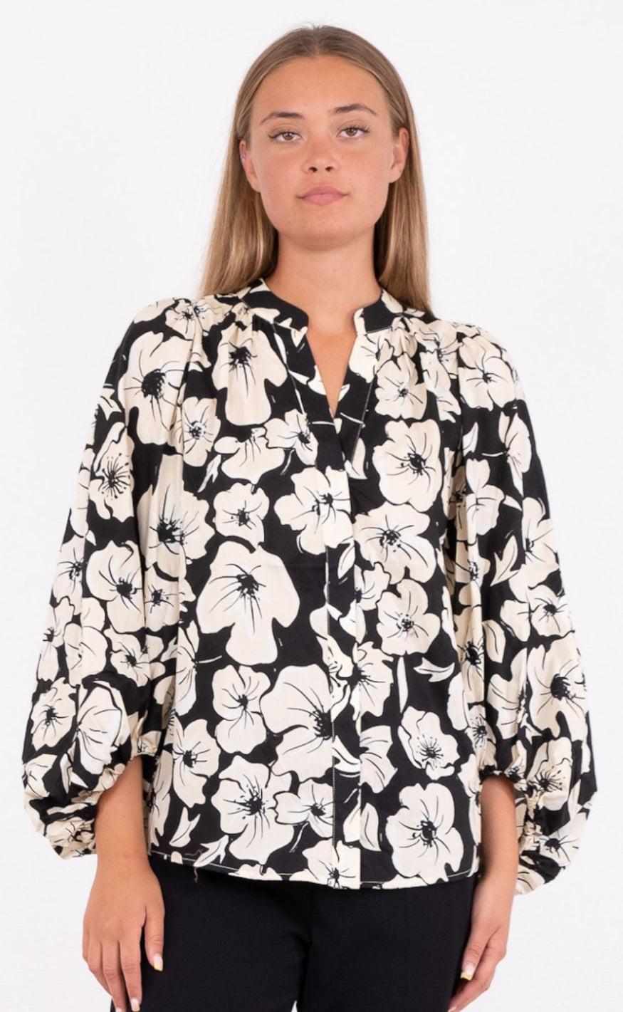 Neo Noir Bluse - Nara Arty Flower - Black