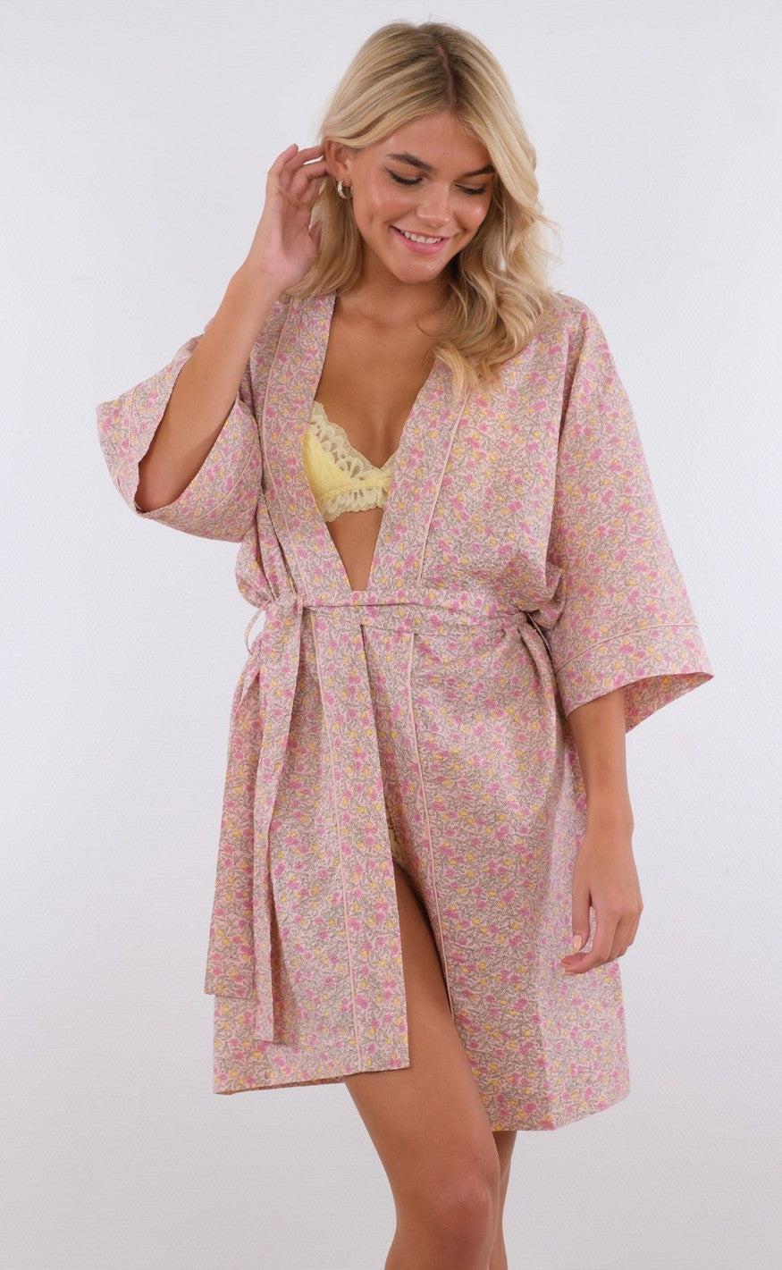 Neo Noir Kimono - Somora Floral - Light Pink