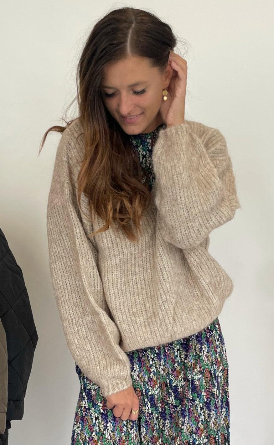 Neo Noir Sweater - Cofo Fluffy - Beige