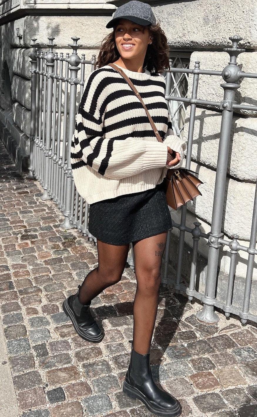 Neo Noir Sweater - Dakota - Black