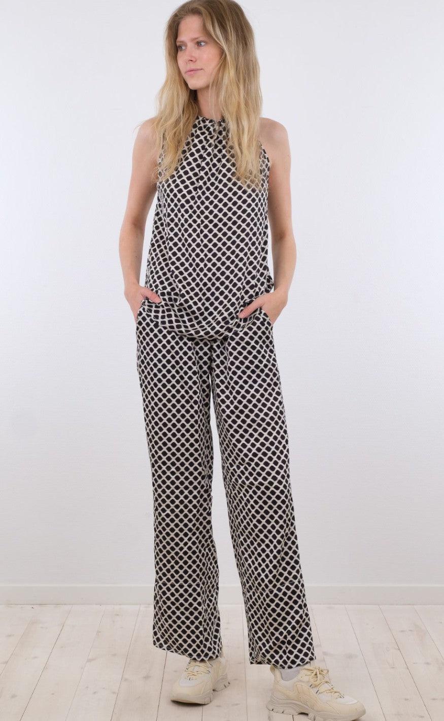 Neo Noir Top - Linea Bubble Graphic - Black