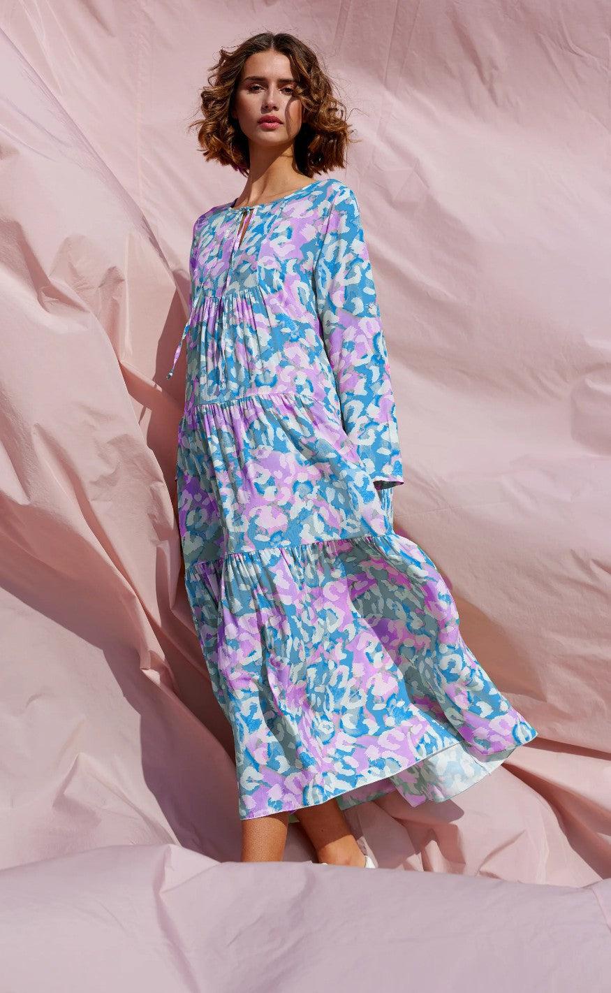 Noella Kjole - Imogene Long - Lightblue/Pink