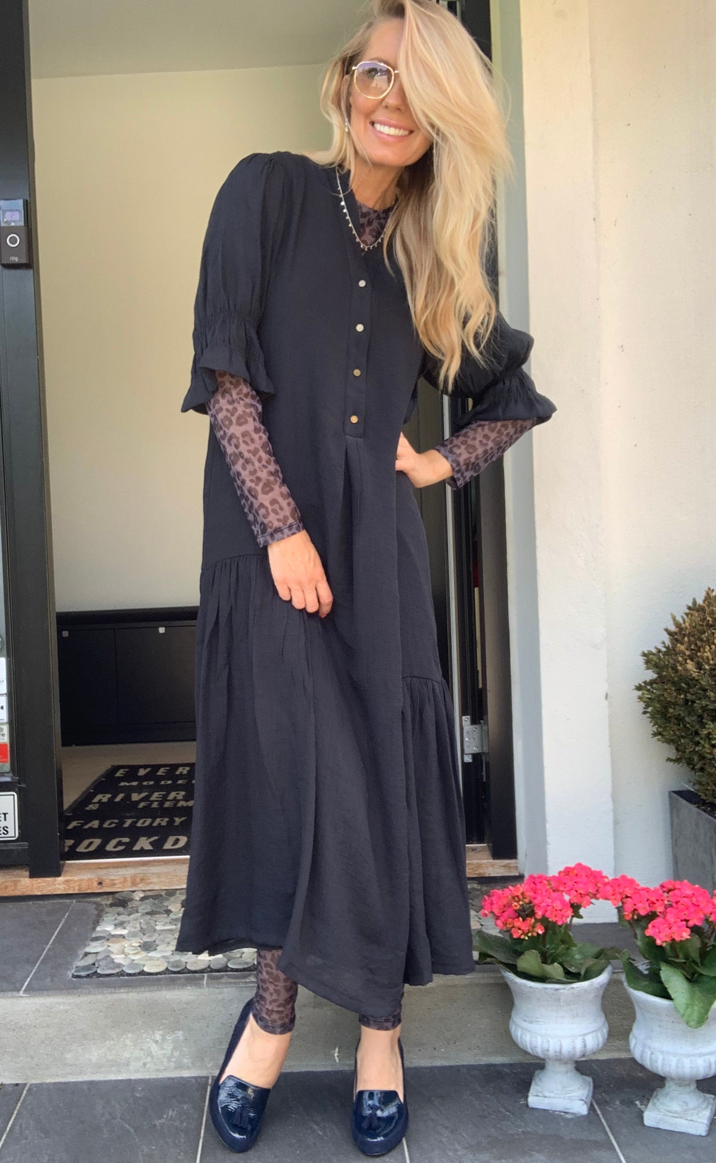 One Two Luxzuz kjole - Glami - Black