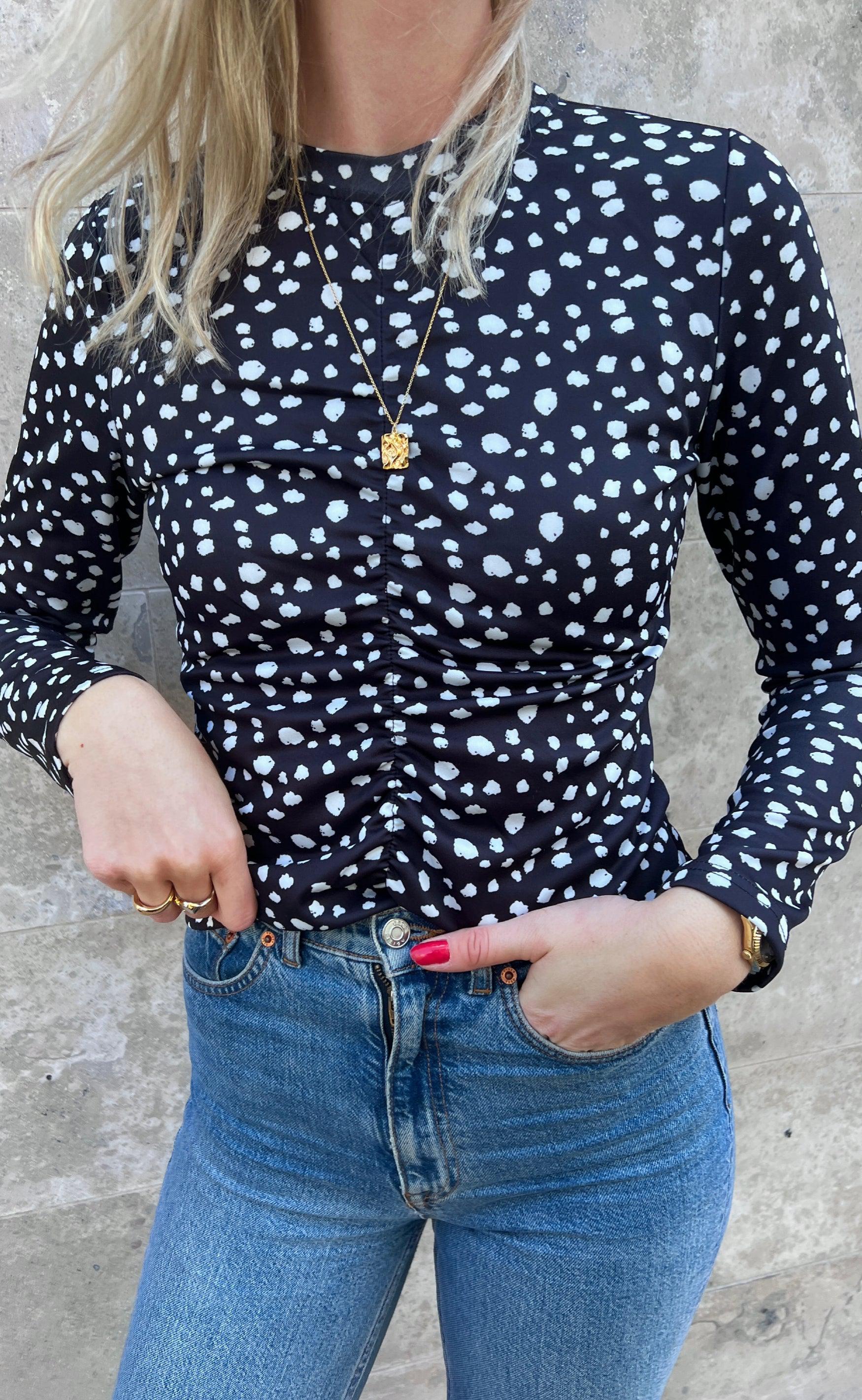 Sejer INKLUSIV Bluse - Bornholm - Sort Dalmatiner