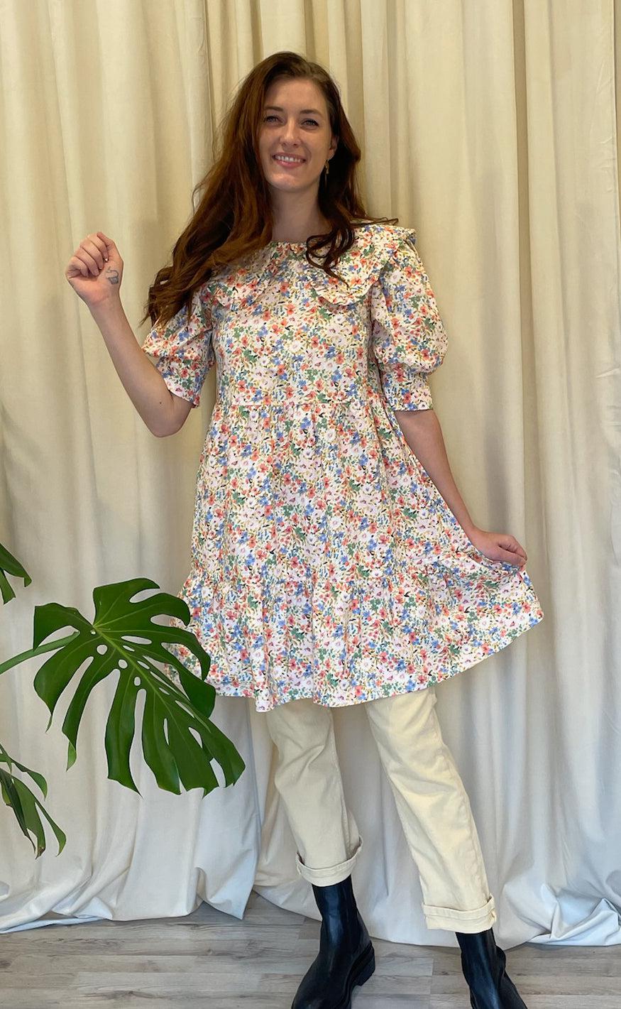 Sofie Schnoor Kjole - S221227 - Flower mix
