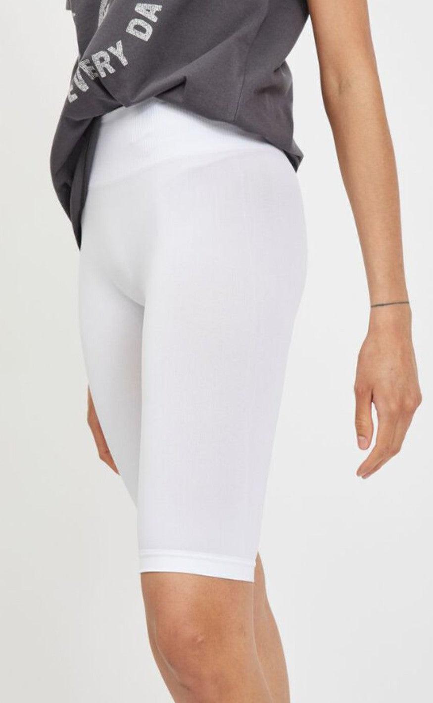 VILA Shorts - Seam - Optical Snow