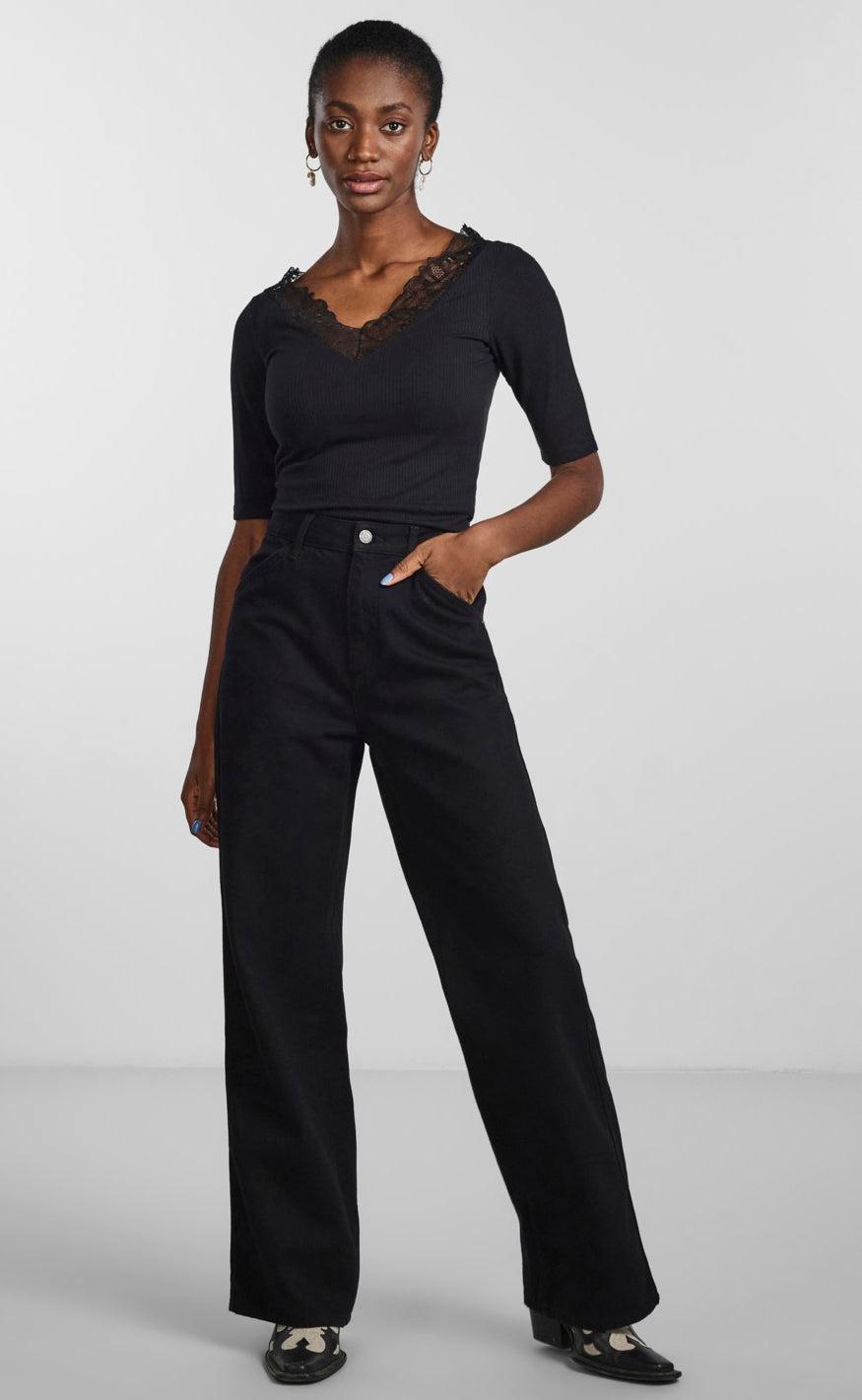 YAS T-shirt - Elle V-Neck - Black